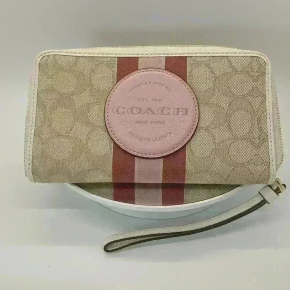Coach Handbags - NWT Coach Dempsey Large Wallet